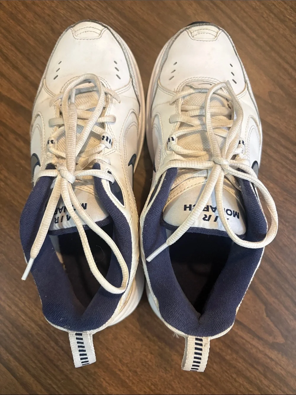 Nike Air Monarch IV Size 7.5 White and Navy Men’s Athletic Sneakers 415445-102